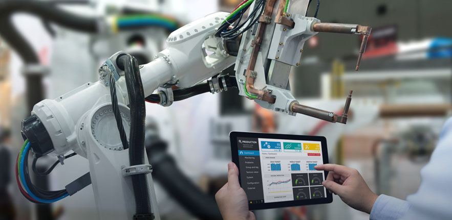 Robotic arm and worker with mobile tablet